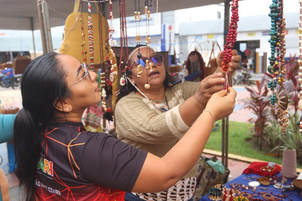 Arte, cultura e empreendedorismo movimentam a Praça do Cristo com nova Feira de Artesanato em Coari